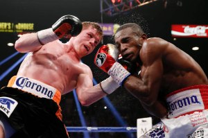 Canelo Alvarez vs Erislandy Lara